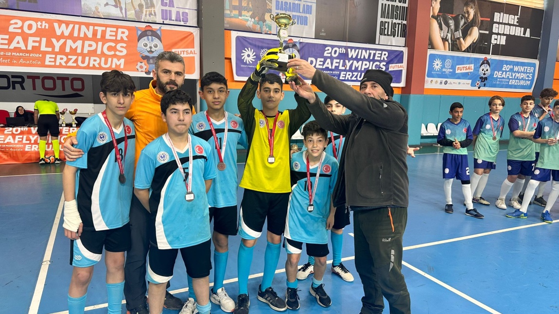 Erzurum Okullar Arası Futsal Turnuvasında Okul Futsal Takımımız il 3'üncüsü Olmuştur